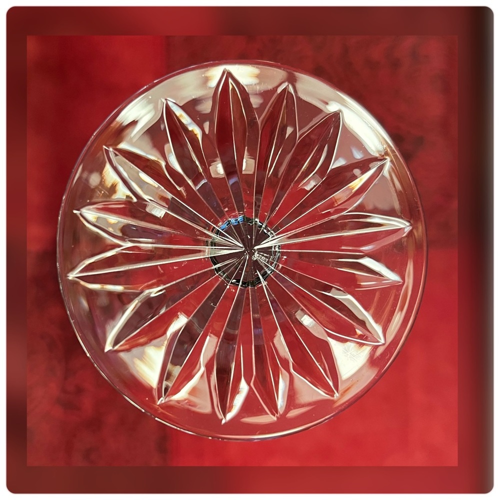 Cut to Clear Crystal Champagne/Wine Glass Single-Featuring Star…. - Picture 4 of 4